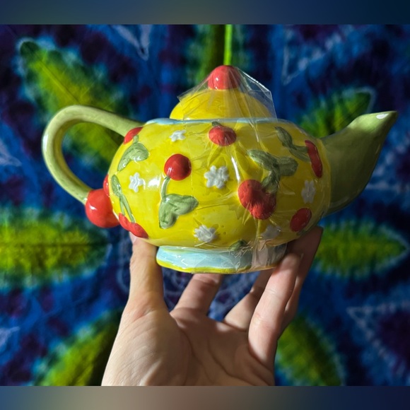VTG Oneida  Country Bouquet Cherries Jubilee Hand painted Teapot - Picture 2 of 3